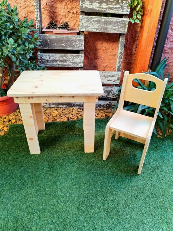 Silla y escritorio - Imagen 4